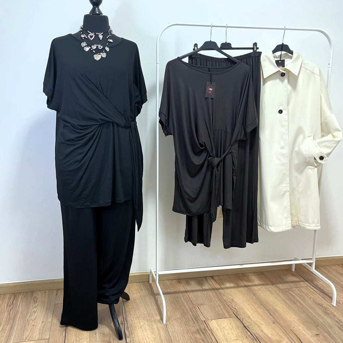 COMPLETO LISA COLORE NERO